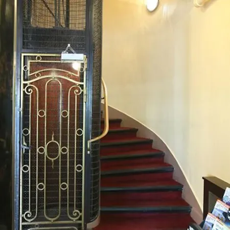 Grand De L'europe Hotel Parigi