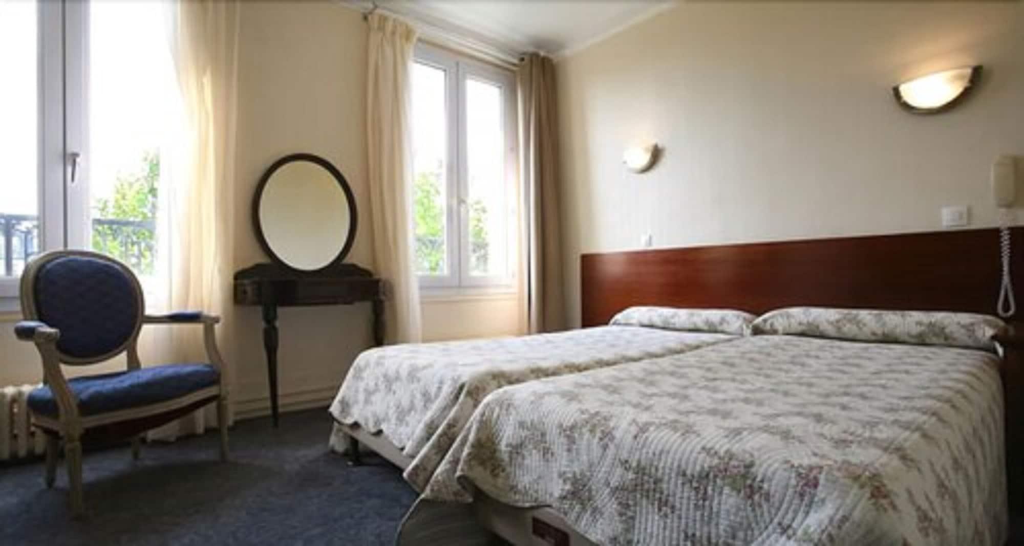 Grand De L'europe Hotel Parigi